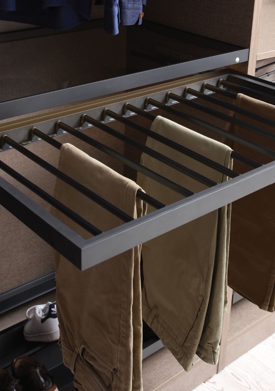 Suport pantaloni Premium V2 — soft close